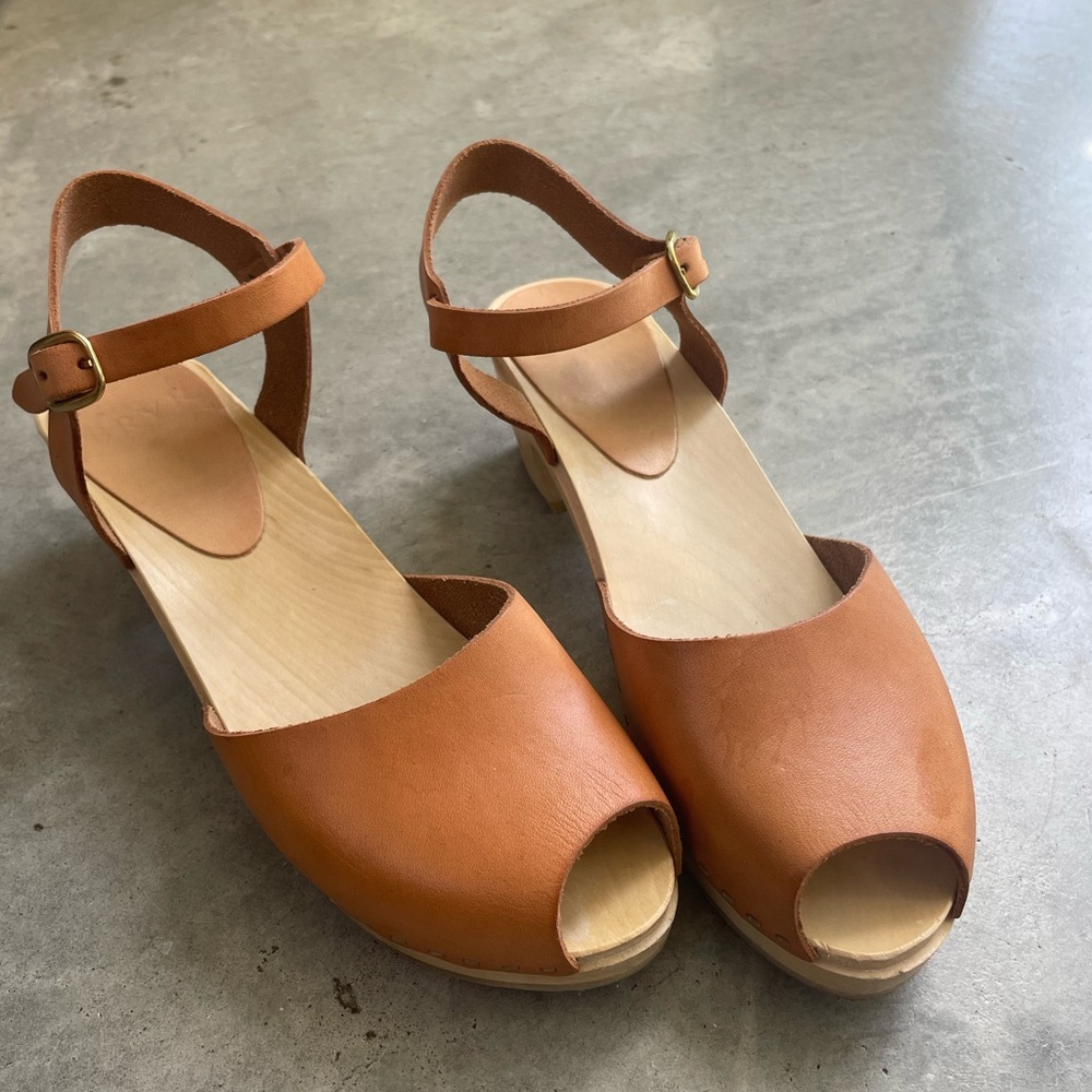 BRYR Clogs. Size 37. Closet sale. No offers.